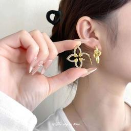 DHcollections New Gifts High Quality Classic Four Leaf Flower Exquisite Jewelry Copper Accessories Fashion Stud Earrings for Women